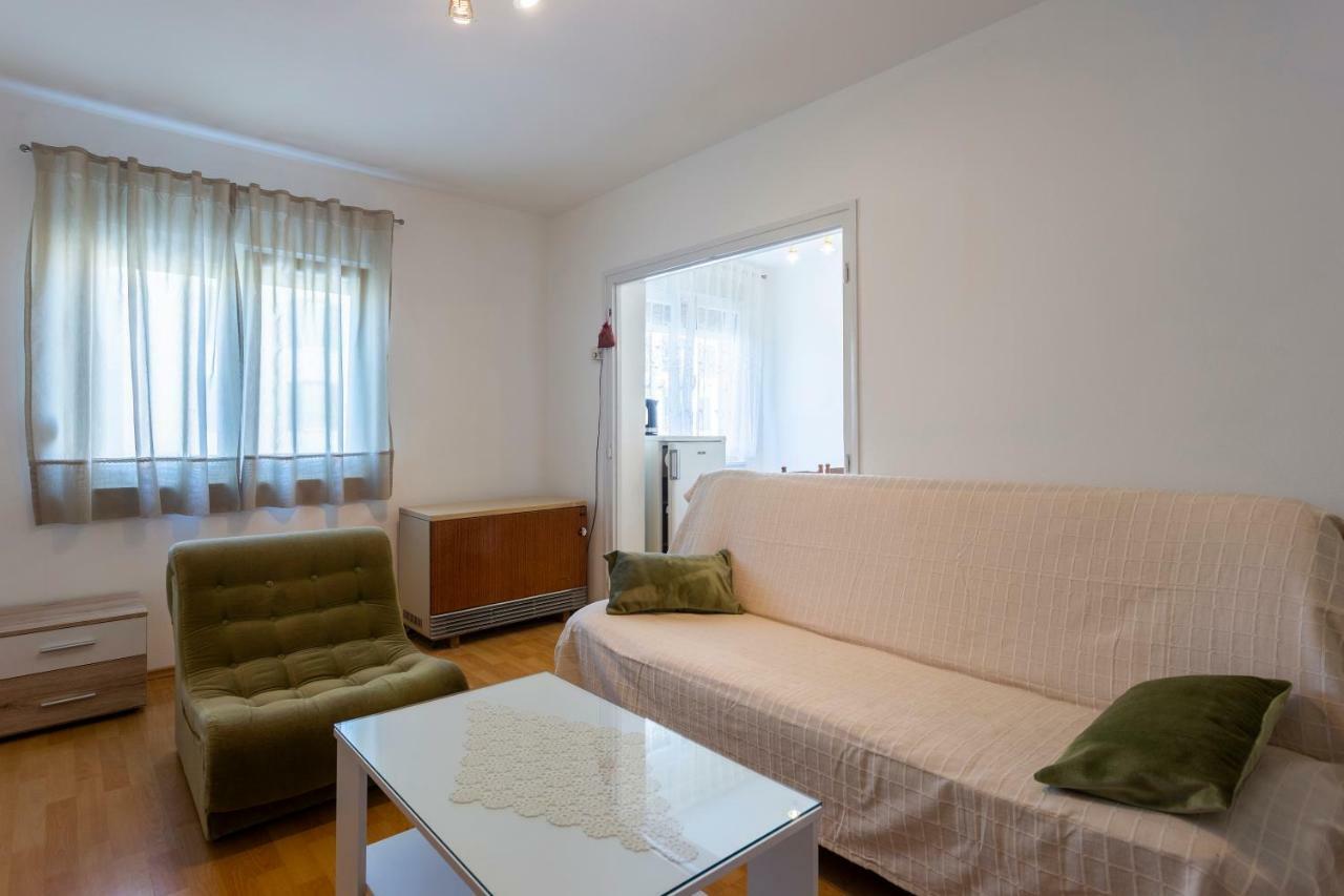 Anna With Free Private Parking Apartment Pula