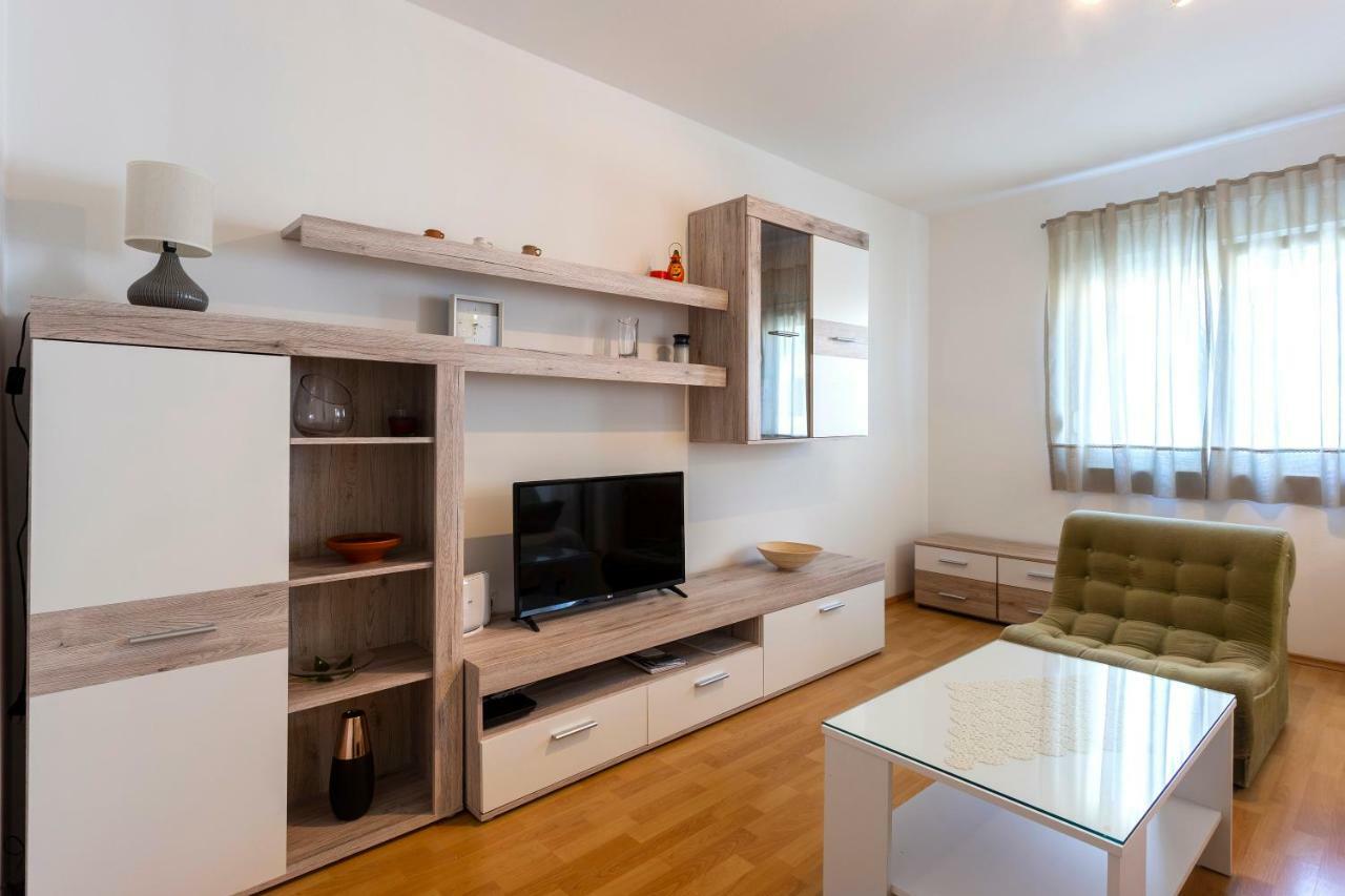 Anna With Free Private Parking Apartment Pula